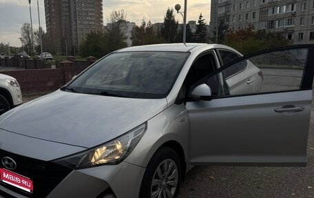 Hyundai Solaris II рестайлинг, 2022 год, 1 460 000 рублей, 1 фотография