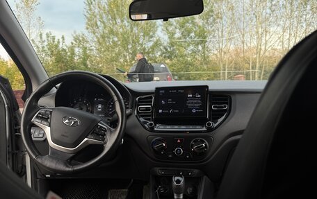 Hyundai Solaris II рестайлинг, 2022 год, 1 460 000 рублей, 12 фотография