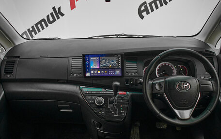 Toyota ISis I, 2013 год, 1 470 000 рублей, 11 фотография