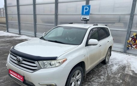 Toyota Highlander III, 2011 год, 1 899 000 рублей, 1 фотография