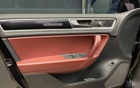 Volkswagen Touareg III, 2015 год, 2 650 000 рублей, 7 фотография