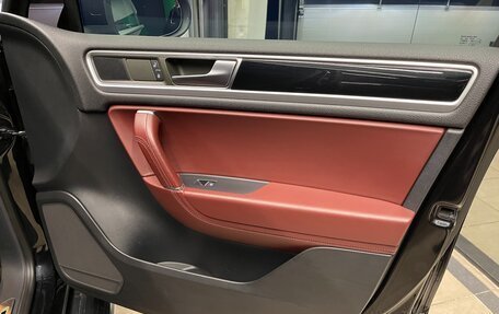 Volkswagen Touareg III, 2015 год, 2 650 000 рублей, 10 фотография