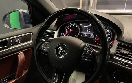 Volkswagen Touareg III, 2015 год, 2 650 000 рублей, 19 фотография