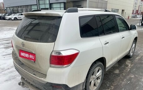 Toyota Highlander III, 2011 год, 1 899 000 рублей, 4 фотография