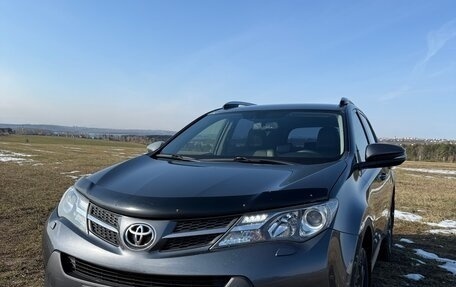 Toyota RAV4, 2015 год, 2 250 000 рублей, 4 фотография