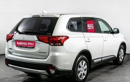Mitsubishi Outlander III рестайлинг 3, 2018 год, 2 110 000 рублей, 5 фотография