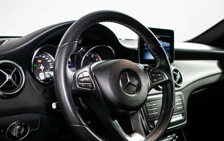 Mercedes-Benz GLA, 2018 год, 2 890 000 рублей, 15 фотография