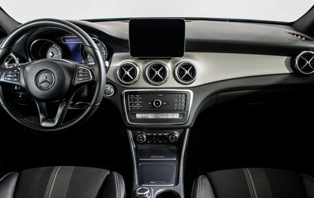 Mercedes-Benz GLA, 2018 год, 2 890 000 рублей, 12 фотография