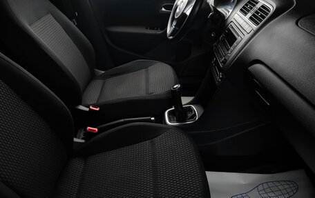 Volkswagen Polo VI (EU Market), 2011 год, 649 000 рублей, 17 фотография