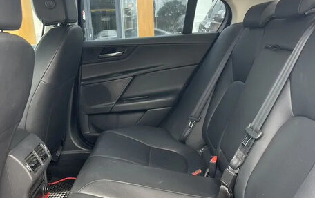 Jaguar XE I рестайлинг, 2015 год, 1 750 000 рублей, 14 фотография