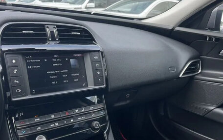 Jaguar XE I рестайлинг, 2015 год, 1 750 000 рублей, 11 фотография