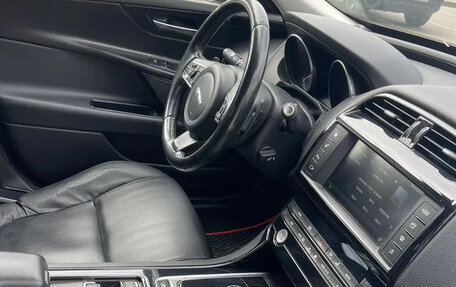 Jaguar XE I рестайлинг, 2015 год, 1 750 000 рублей, 13 фотография