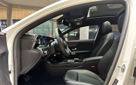 Mercedes-Benz A-Класс, 2021 год, 1 900 000 рублей, 9 фотография