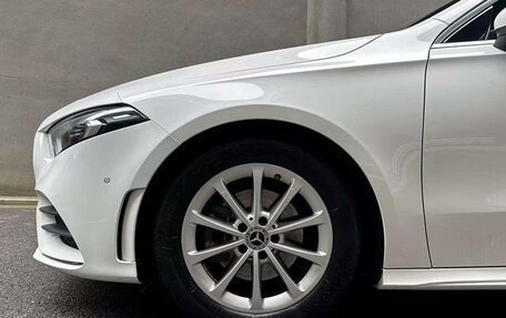 Mercedes-Benz A-Класс, 2021 год, 1 900 000 рублей, 6 фотография