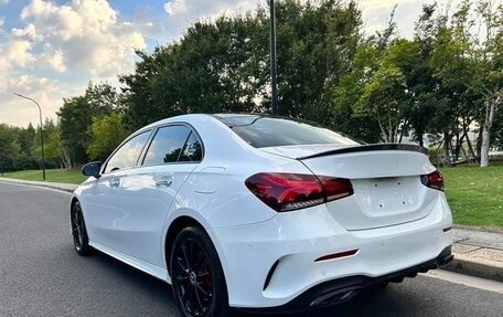 Mercedes-Benz A-Класс, 2021 год, 1 900 000 рублей, 6 фотография