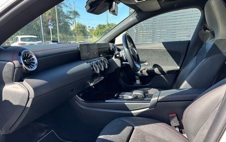 Mercedes-Benz CLA, 2021 год, 2 390 000 рублей, 15 фотография