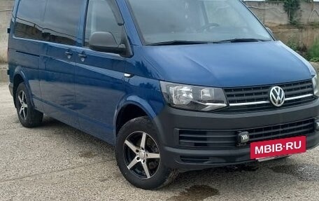 Volkswagen Caravelle T6 рестайлинг, 2016 год, 2 600 000 рублей, 7 фотография