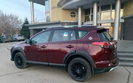 Toyota RAV4, 2018 год, 3 800 000 рублей, 5 фотография