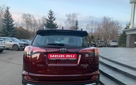 Toyota RAV4, 2018 год, 3 800 000 рублей, 7 фотография