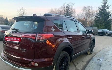 Toyota RAV4, 2018 год, 3 800 000 рублей, 8 фотография