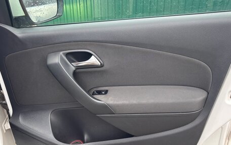 Volkswagen Polo VI (EU Market), 2011 год, 900 000 рублей, 5 фотография