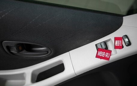 Toyota Yaris III рестайлинг, 2006 год, 550 000 рублей, 18 фотография