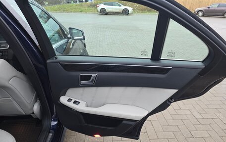 Mercedes-Benz E-Класс, 2011 год, 1 550 000 рублей, 14 фотография