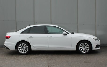 Audi A4, 2020 год, 3 070 000 рублей, 6 фотография