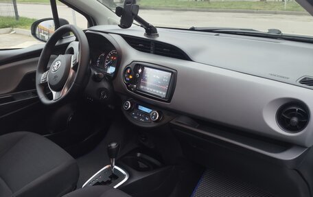 Toyota Yaris III рестайлинг, 2019 год, 1 600 000 рублей, 9 фотография