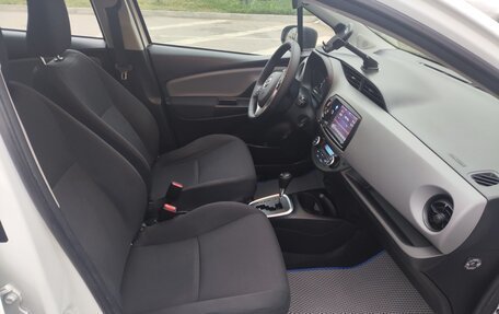 Toyota Yaris III рестайлинг, 2019 год, 1 600 000 рублей, 10 фотография