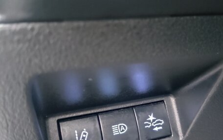 Toyota Yaris III рестайлинг, 2019 год, 1 600 000 рублей, 14 фотография