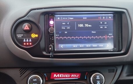 Toyota Yaris III рестайлинг, 2019 год, 1 600 000 рублей, 13 фотография