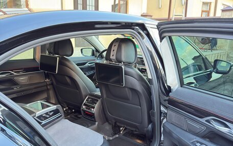 BMW 7 серия, 2018 год, 4 000 000 рублей, 10 фотография