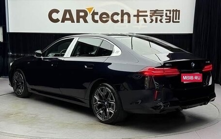 BMW 5 серия, 2025 год, 7 300 000 рублей, 6 фотография