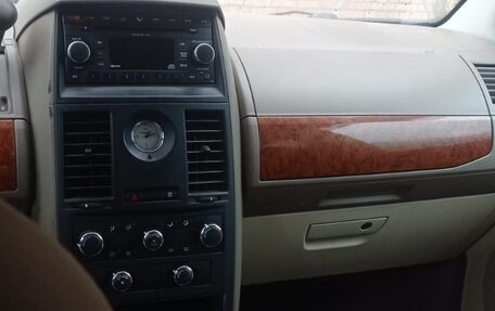 Chrysler Town & Country V рестайлинг, 2007 год, 750 000 рублей, 5 фотография