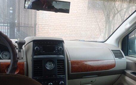 Chrysler Town & Country V рестайлинг, 2007 год, 750 000 рублей, 4 фотография