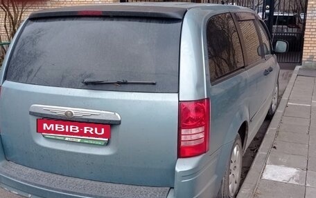 Chrysler Town & Country V рестайлинг, 2007 год, 750 000 рублей, 2 фотография