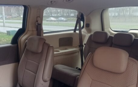 Chrysler Town & Country V рестайлинг, 2007 год, 750 000 рублей, 9 фотография