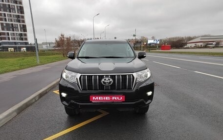 Toyota Land Cruiser Prado 150 рестайлинг 2, 2021 год, 5 500 000 рублей, 3 фотография