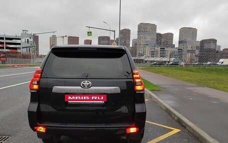 Toyota Land Cruiser Prado 150 рестайлинг 2, 2021 год, 5 500 000 рублей, 5 фотография