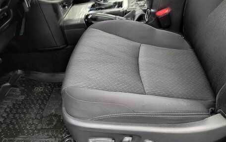 Toyota Land Cruiser Prado 150 рестайлинг 2, 2021 год, 5 500 000 рублей, 9 фотография