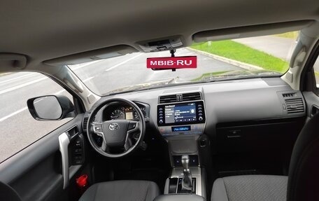 Toyota Land Cruiser Prado 150 рестайлинг 2, 2021 год, 5 500 000 рублей, 16 фотография