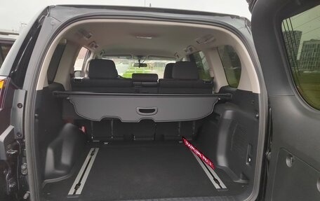 Toyota Land Cruiser Prado 150 рестайлинг 2, 2021 год, 5 500 000 рублей, 14 фотография