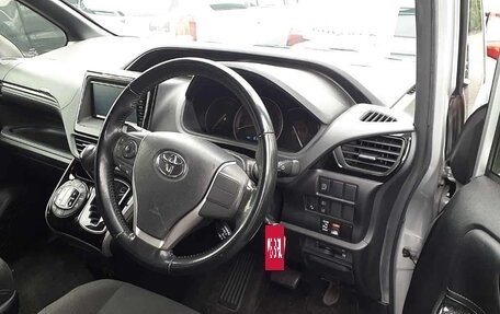 Toyota Esquire I, 2017 год, 1 940 000 рублей, 3 фотография