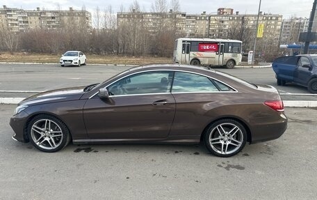 Mercedes-Benz E-Класс, 2015 год, 1 800 000 рублей, 3 фотография