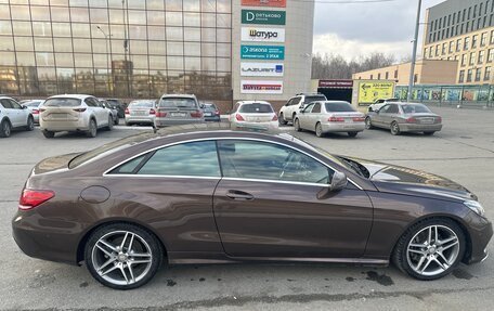 Mercedes-Benz E-Класс, 2015 год, 1 800 000 рублей, 4 фотография