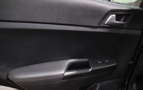 KIA Sportage IV рестайлинг, 2020 год, 2 390 000 рублей, 17 фотография