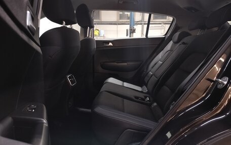 KIA Sportage IV рестайлинг, 2020 год, 2 390 000 рублей, 18 фотография