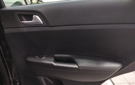 KIA Sportage IV рестайлинг, 2020 год, 2 390 000 рублей, 21 фотография