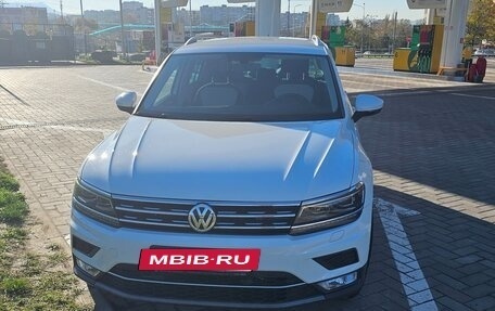 Volkswagen Tiguan II, 2017 год, 2 500 000 рублей, 2 фотография